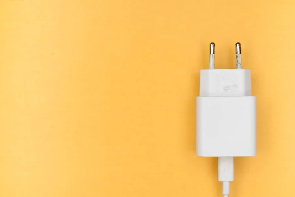 Qué significan PD, PPS y Quick Charge en un cargador USB-C